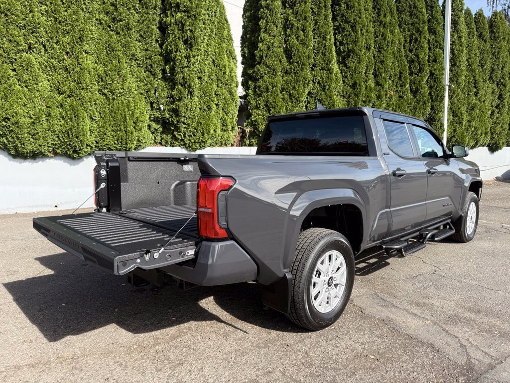 Certified 2025 Toyota Tacoma SR5 AWD/4WD image 9