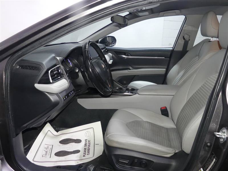 Used 2022 Toyota Camry SE w/ Cold Weather Package FWD image 21