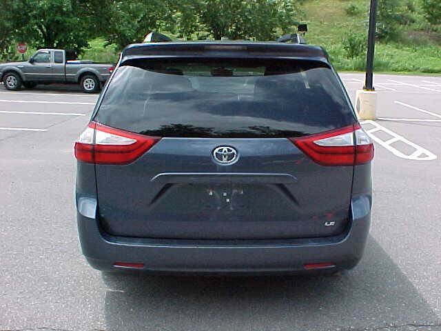 Used 2015 Toyota Sienna LE FWD image 30