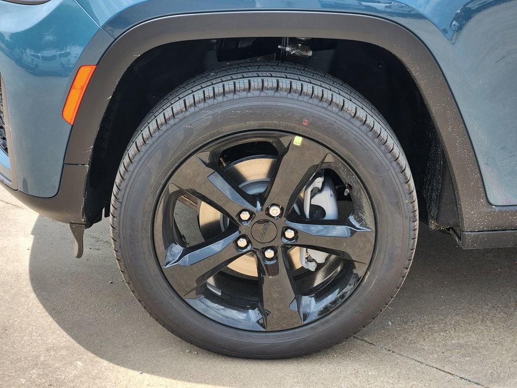 New 2026 Jeep Grand Cherokee Limited RWD image 7