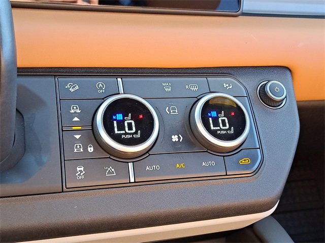 Used 2024 Land Rover Defender 110 S image 29