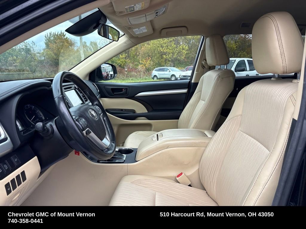 Used 2017 Toyota Highlander LE image 17