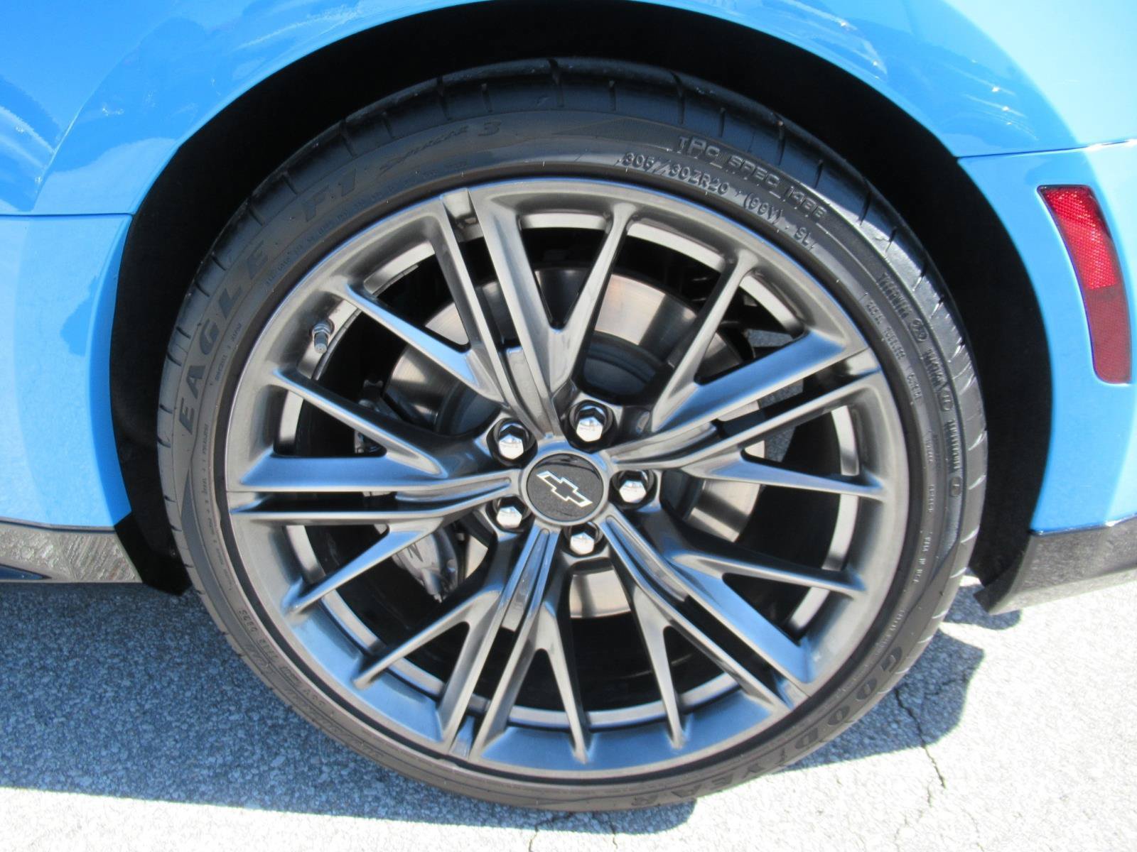 Used 2022 Chevrolet Camaro ZL1 RWD image 8
