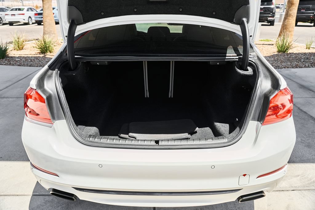 Used 2018 BMW 540i w/ Premium Package RWD image 10