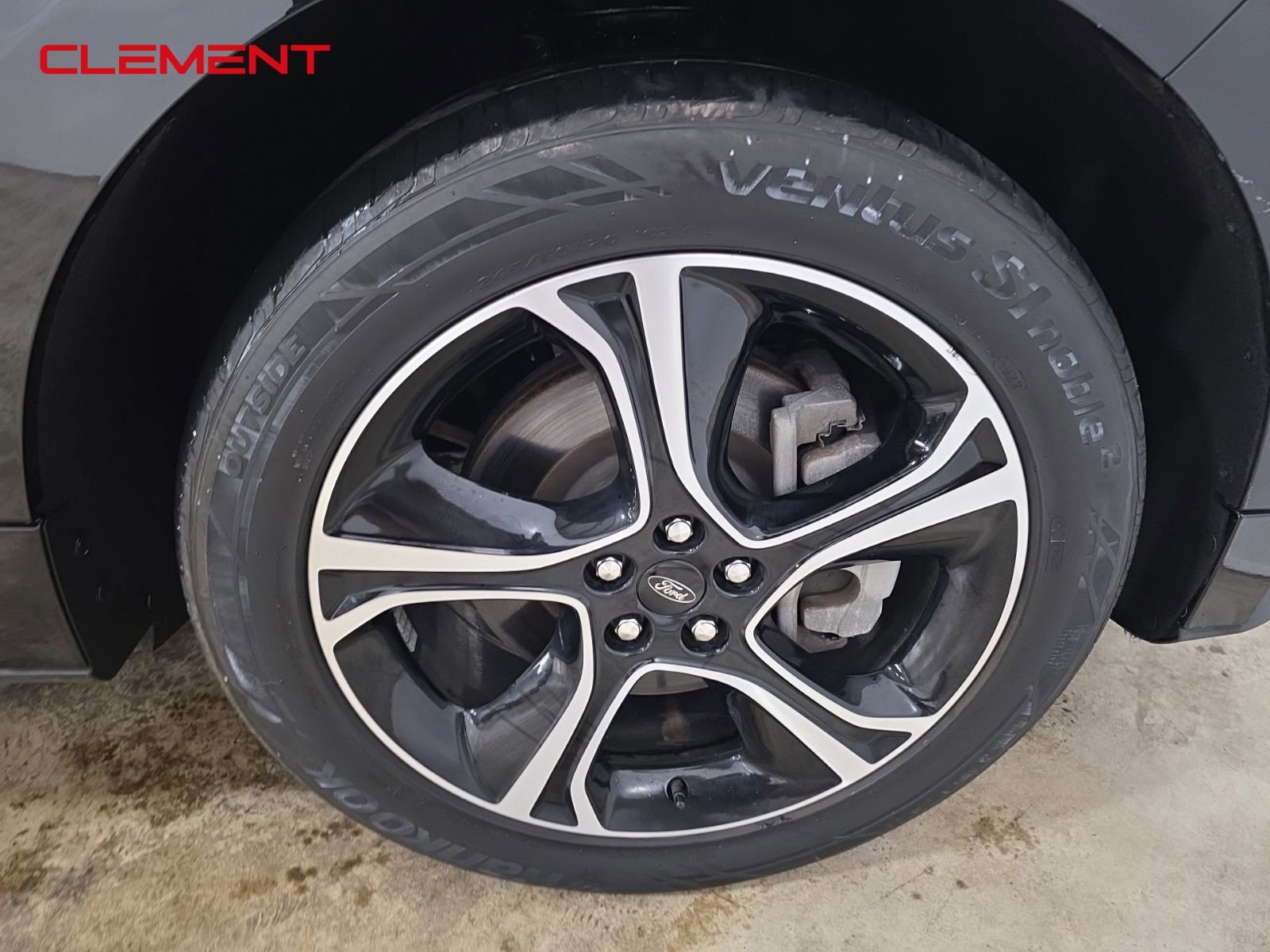 Used 2022 Ford Edge ST image 32