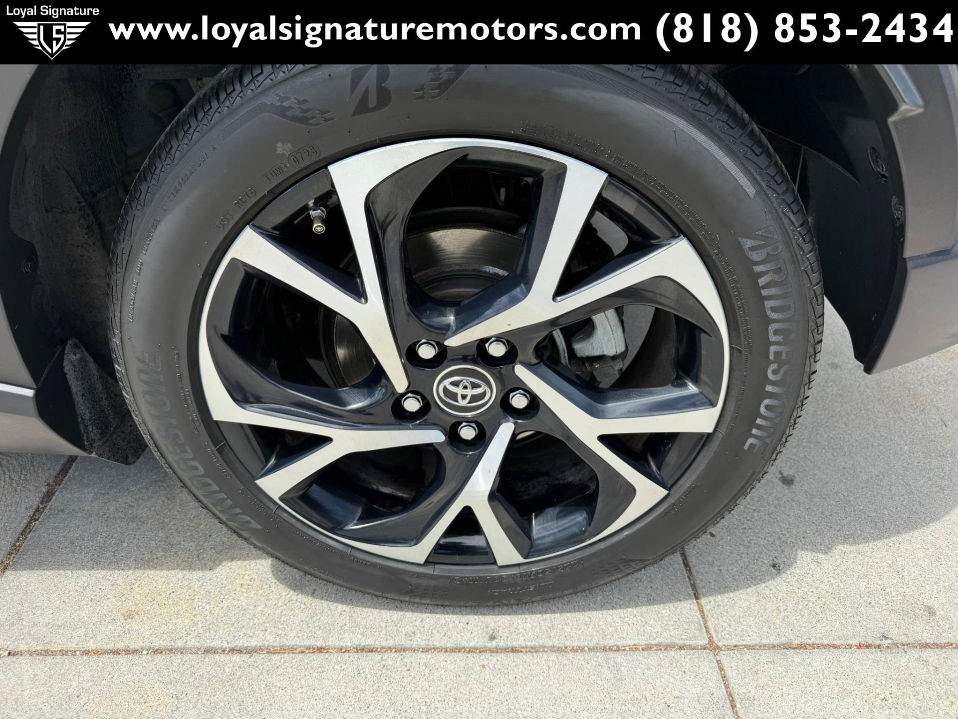 Used 2018 Toyota C-HR XLE FWD image 11