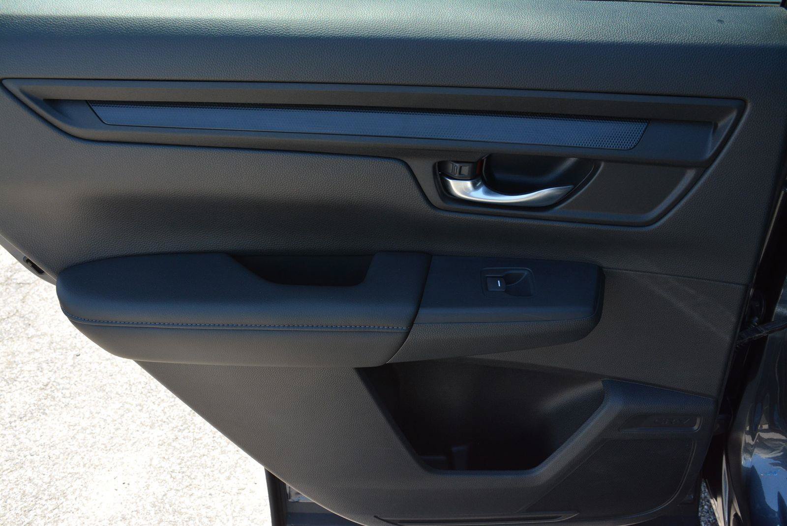 Used 2025 Honda CR-V LX image 15