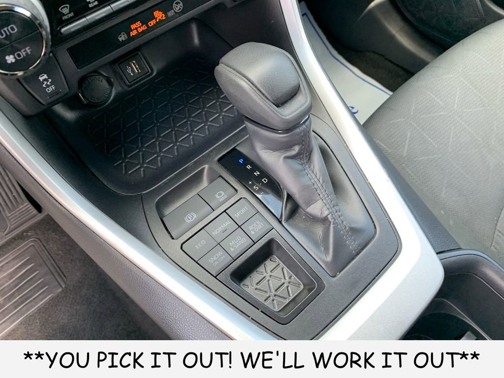 Used 2025 Toyota RAV4 XLE AWD/4WD image 21