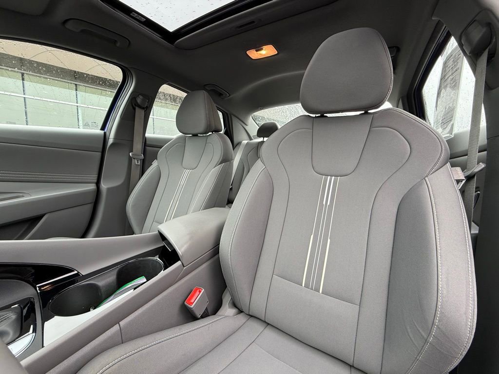 Certified 2024 Hyundai Elantra SEL w/ Convenience Package FWD image 13