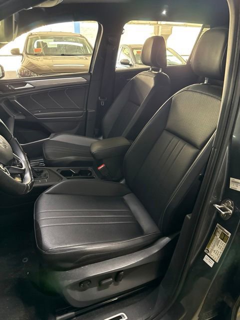 Used 2022 Volkswagen Tiguan SE R-Line FWD image 5