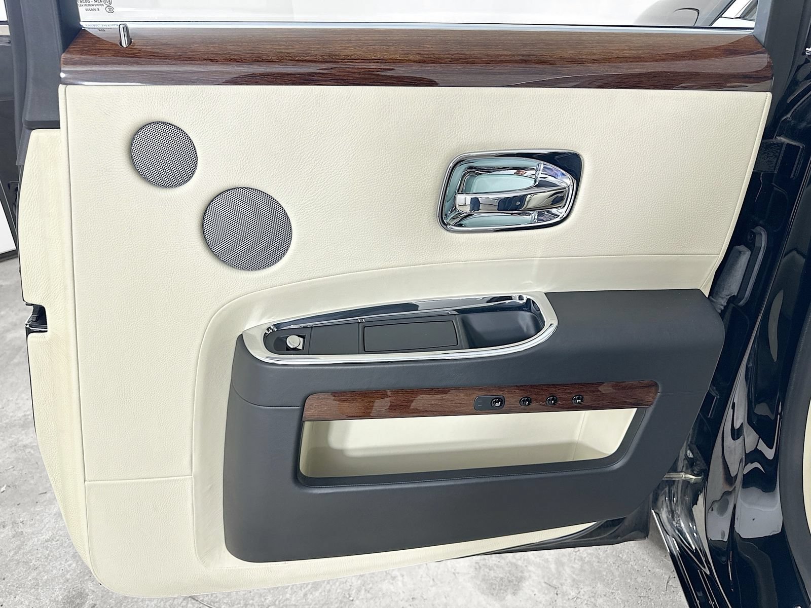 Used 2010 Rolls-Royce Ghost RWD image 44
