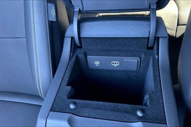 New 2024 Jaguar F-PACE R-Dynamic S image 37