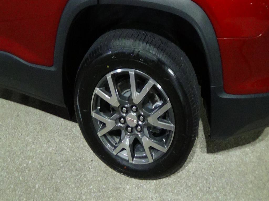 Used 2023 GMC Acadia SLE FWD image 9