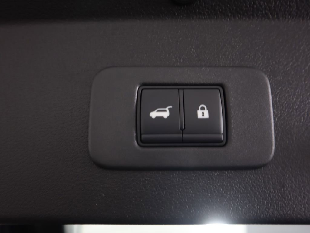 New 2026 Nissan Leaf Platinum+ w/ Floor Mat Package (Platinum+) FWD image 33