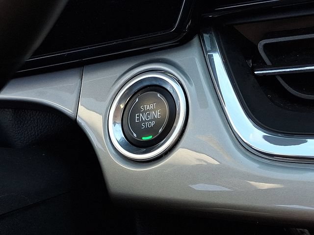 Used 2025 Chevrolet Trax LT FWD image 23