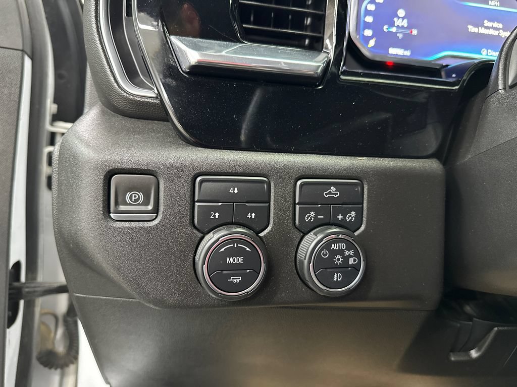 Used 2024 Chevrolet Silverado 2500 LT AWD/4WD image 30