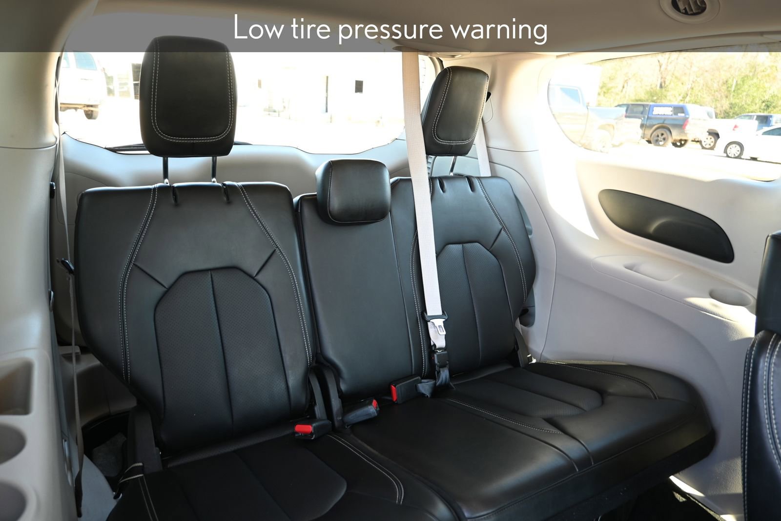 Used 2024 Chrysler Pacifica Touring-L image 25