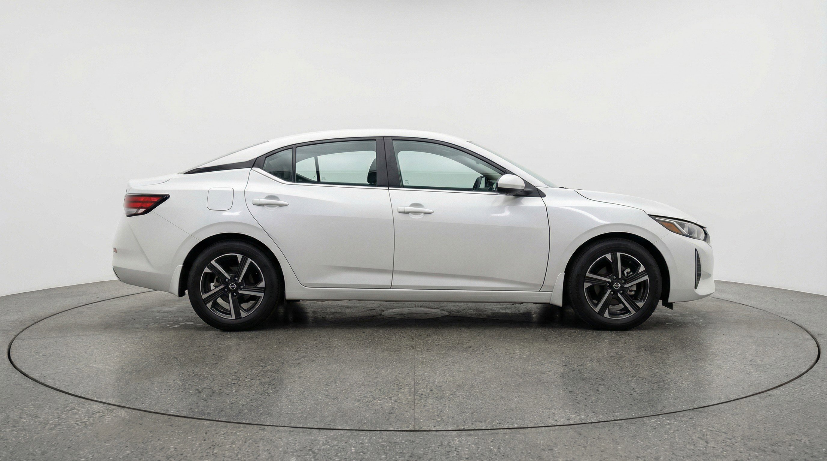 Used 2025 Nissan Sentra SV FWD image 11