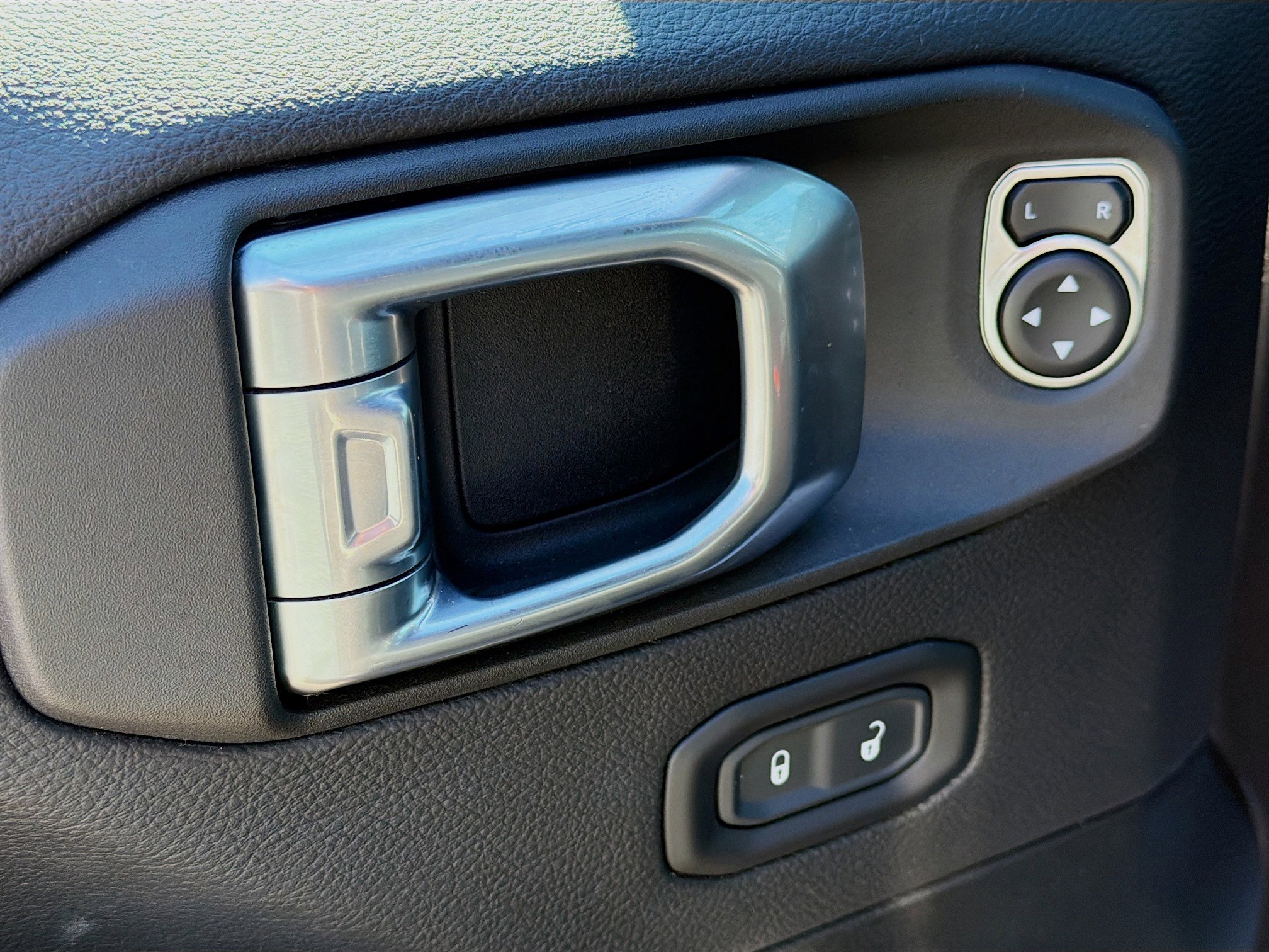 Used 2021 Jeep Wrangler Unlimited Sahara w/ Cold Weather Group image 22