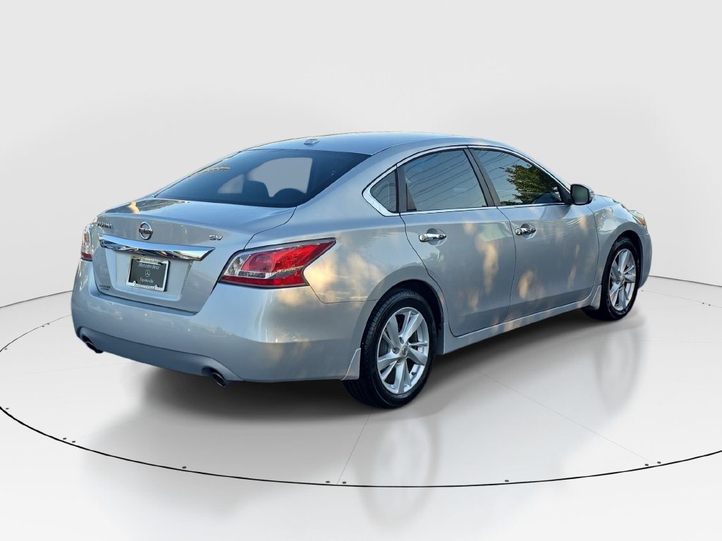 Used 2015 Nissan Altima 2.5 SV w/ Convenience Package FWD image 5