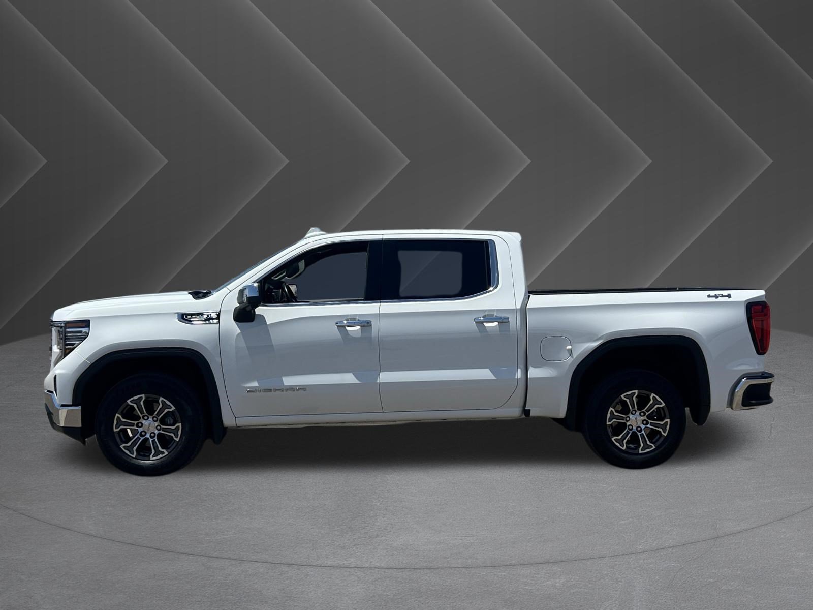 Used 2025 GMC Sierra 1500 SLT AWD/4WD image 2
