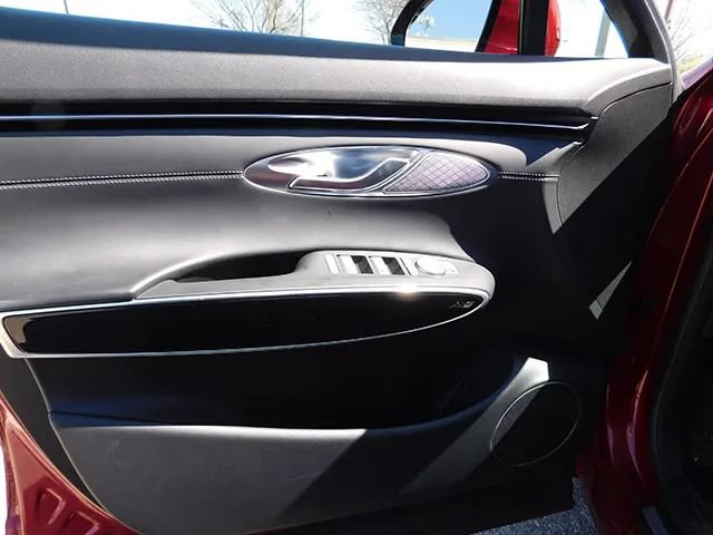Used 2025 Genesis GV70 2.5T AWD/4WD image 14