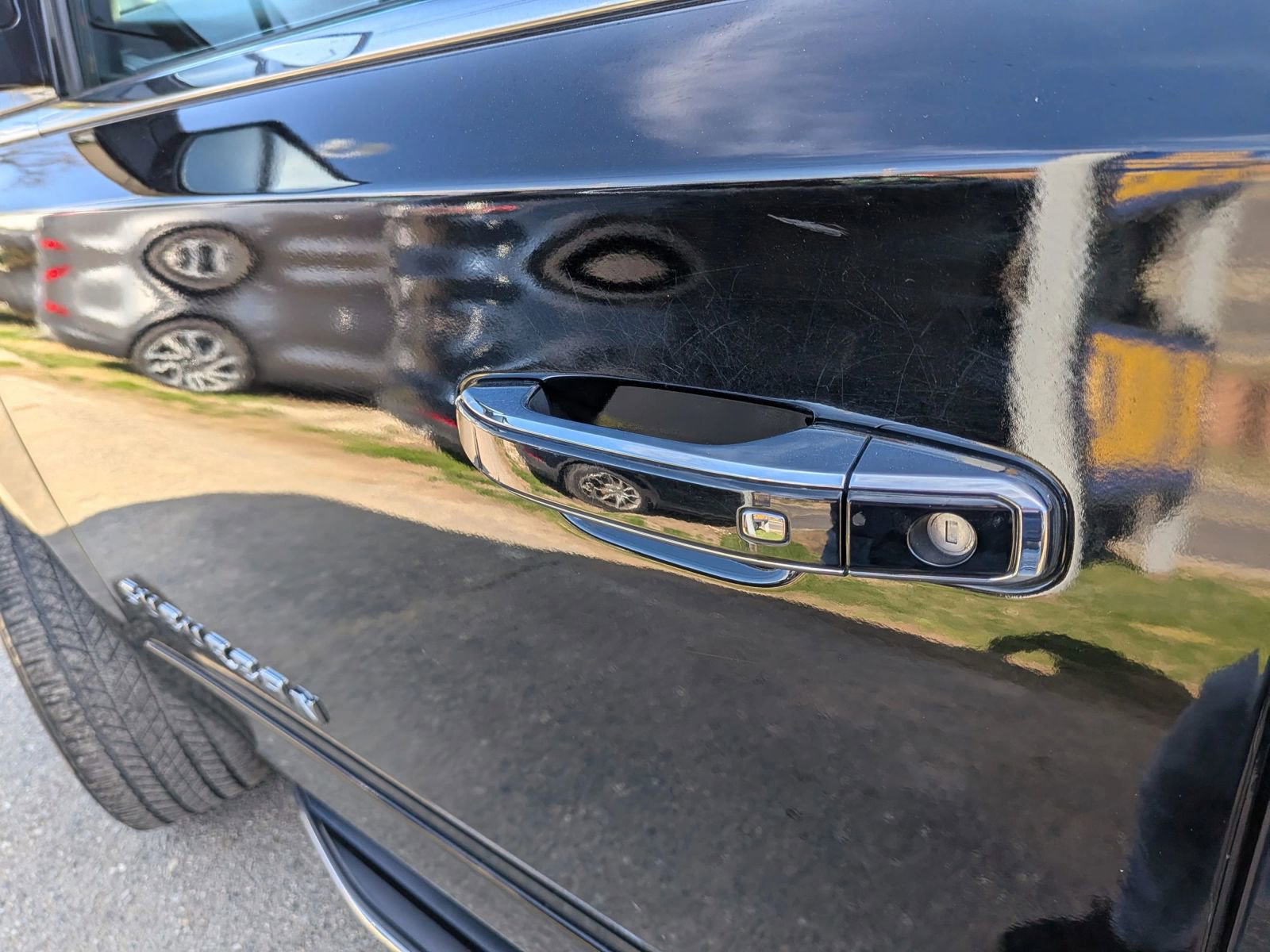 Used 2020 Chevrolet Suburban Premier image 15