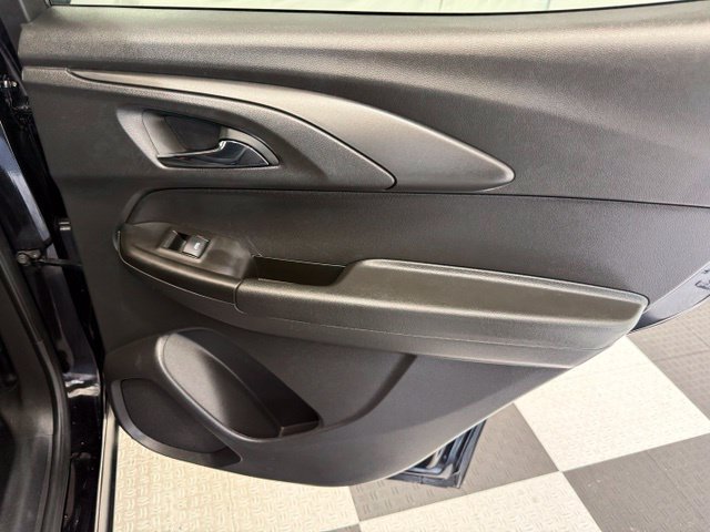 Used 2025 Chevrolet TrailBlazer LT AWD/4WD image 24