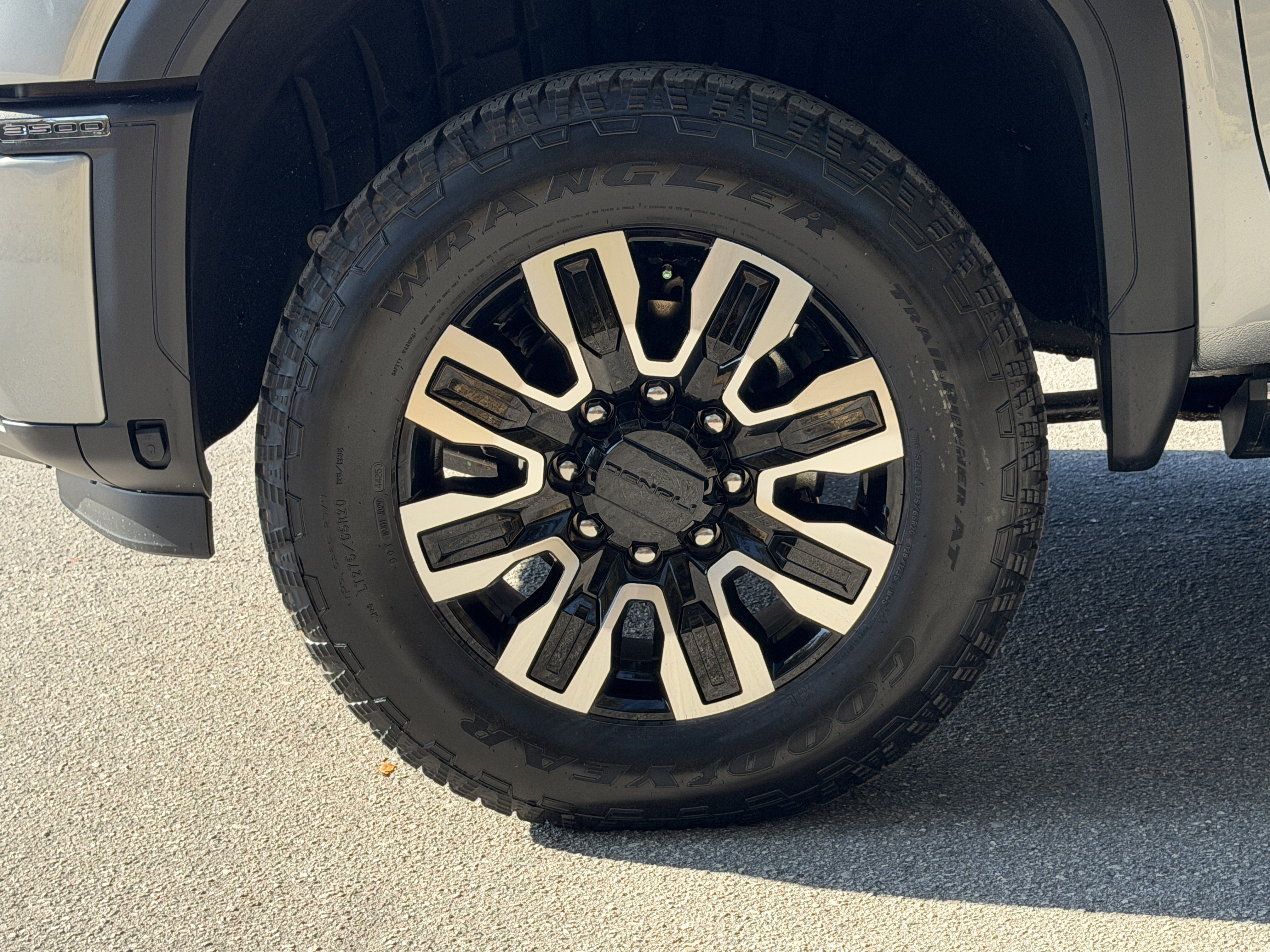 New 2026 GMC Sierra 3500 Denali Ultimate image 18