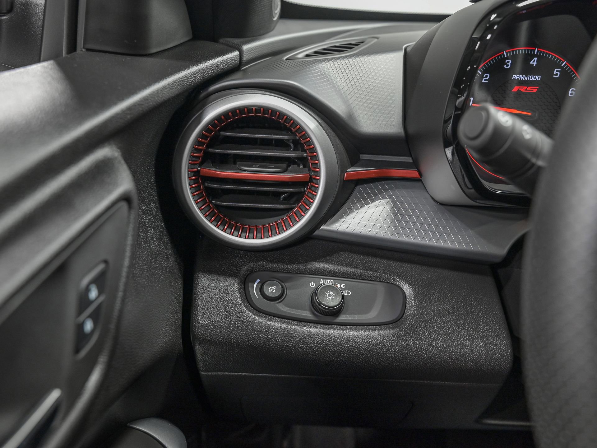 Used 2026 Chevrolet Trax RS FWD image 17