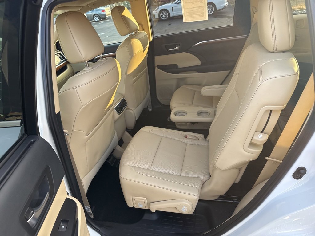 Used 2019 Toyota Highlander Limited image 17