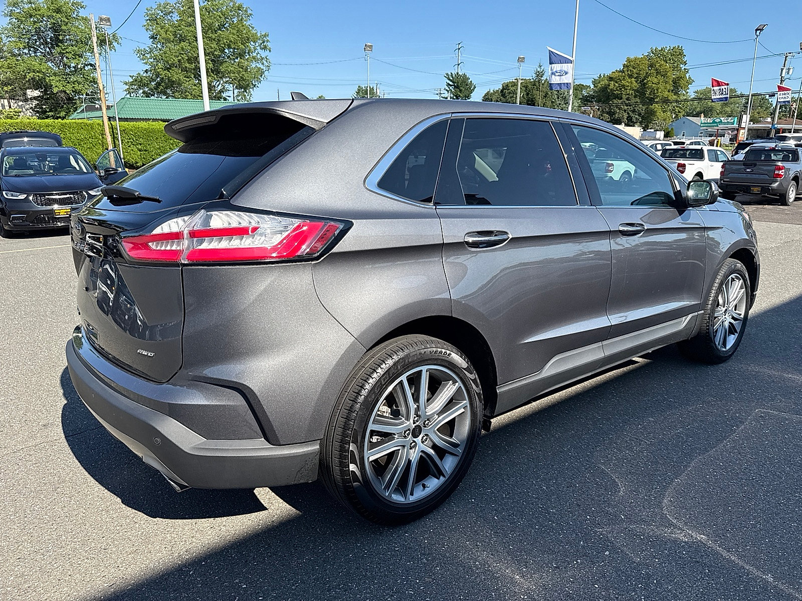 Used 2023 Ford Edge Titanium AWD/4WD image 5