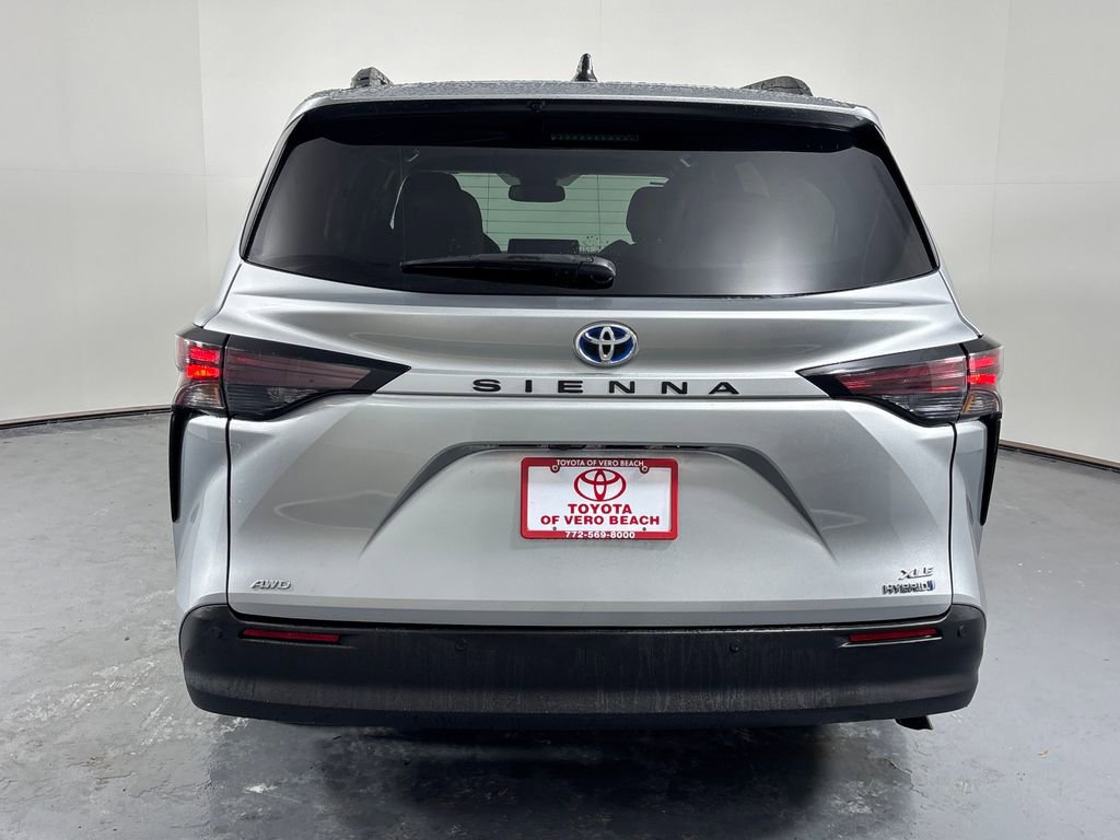 Certified 2024 Toyota Sienna XLE image 5