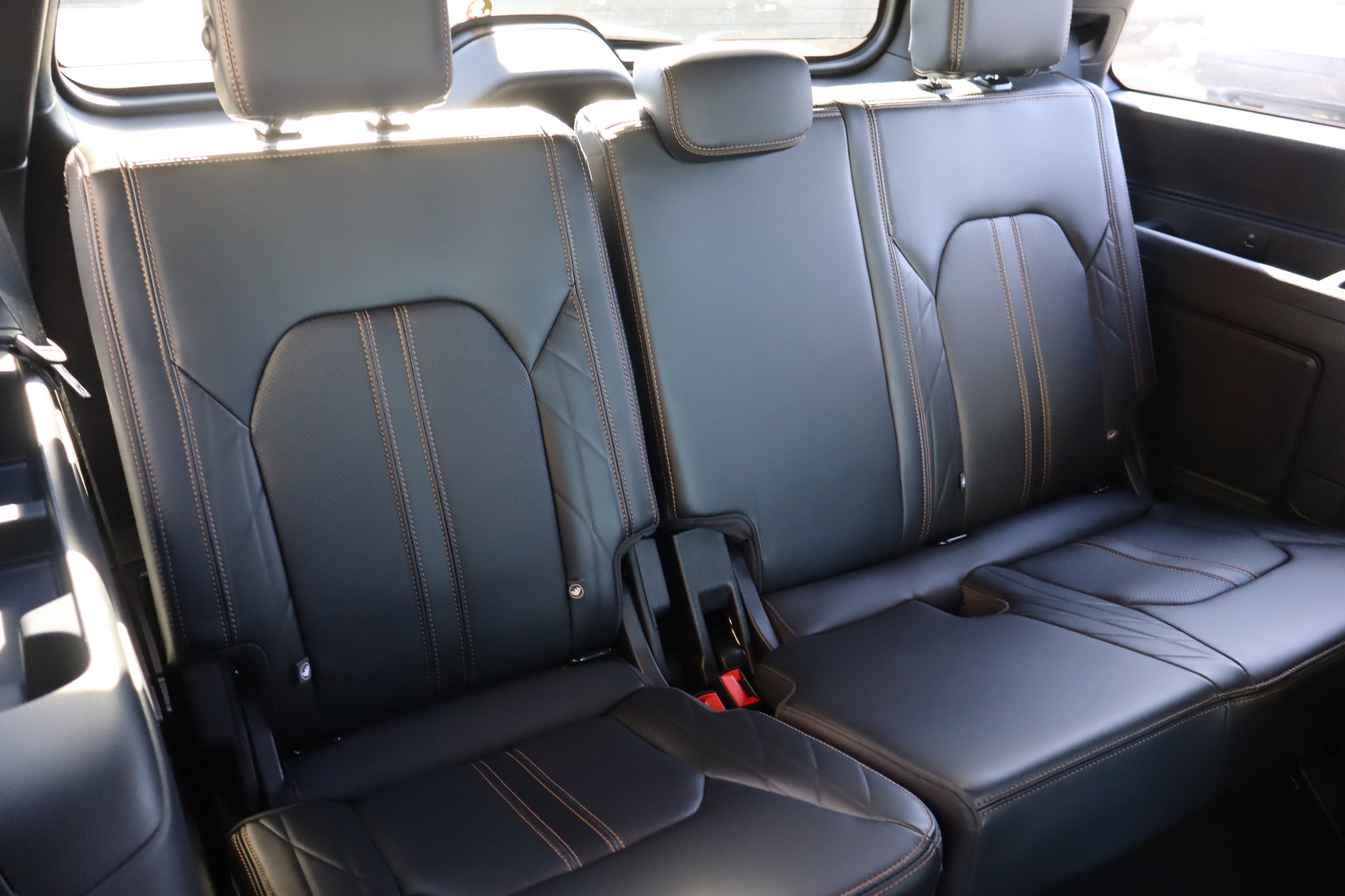 Used 2024 Ford Expedition Platinum image 40