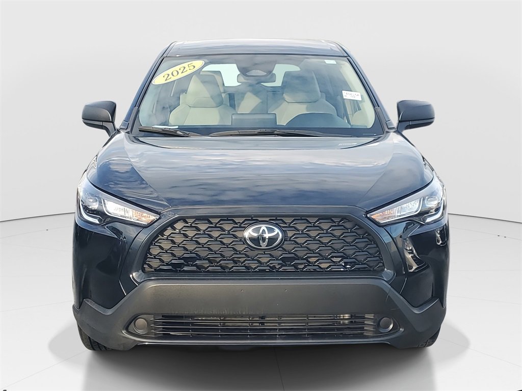 Used 2025 Toyota Corolla Cross L image 2