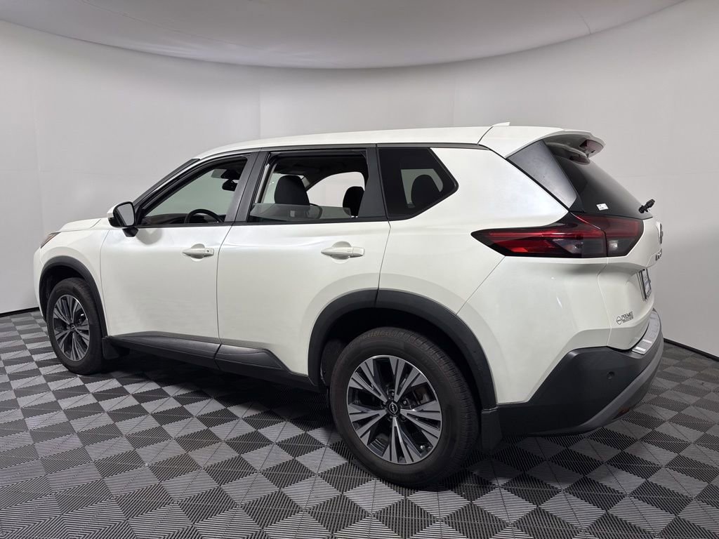 Used 2023 Nissan Rogue SV image 5