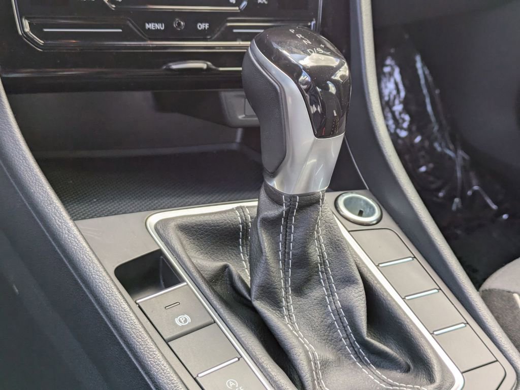 Used 2025 Volkswagen Jetta Sport image 21