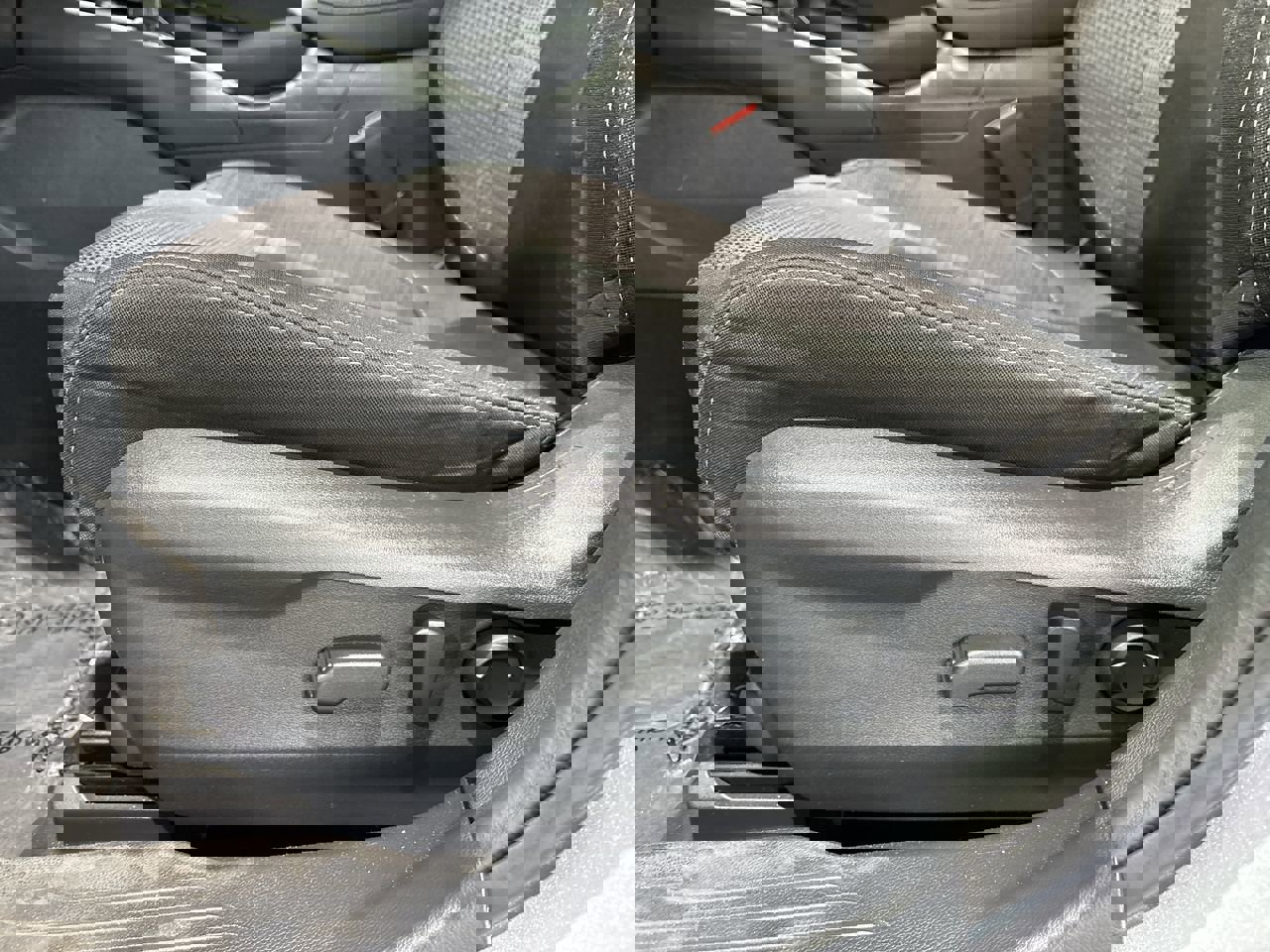 Used 2024 Subaru Outback Premium image 12