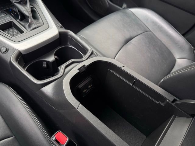 Used 2021 Toyota RAV4 XLE Premium image 38