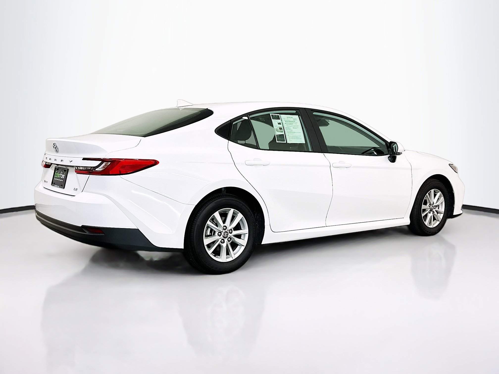 Used 2025 Toyota Camry LE image 9