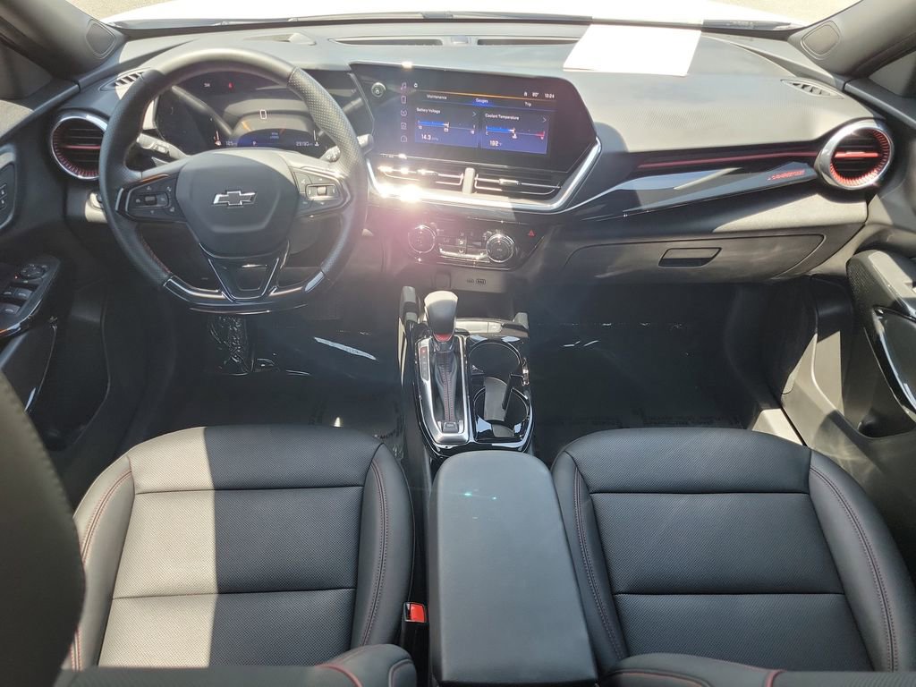 Used 2024 Chevrolet Trax RS w/ Sunroof Package FWD image 16