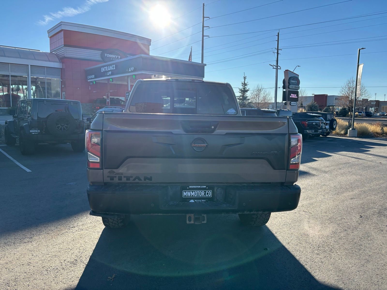 Used 2021 Nissan Titan PRO-4X w/ Pro-4x Convenience Package AWD/4WD image 9