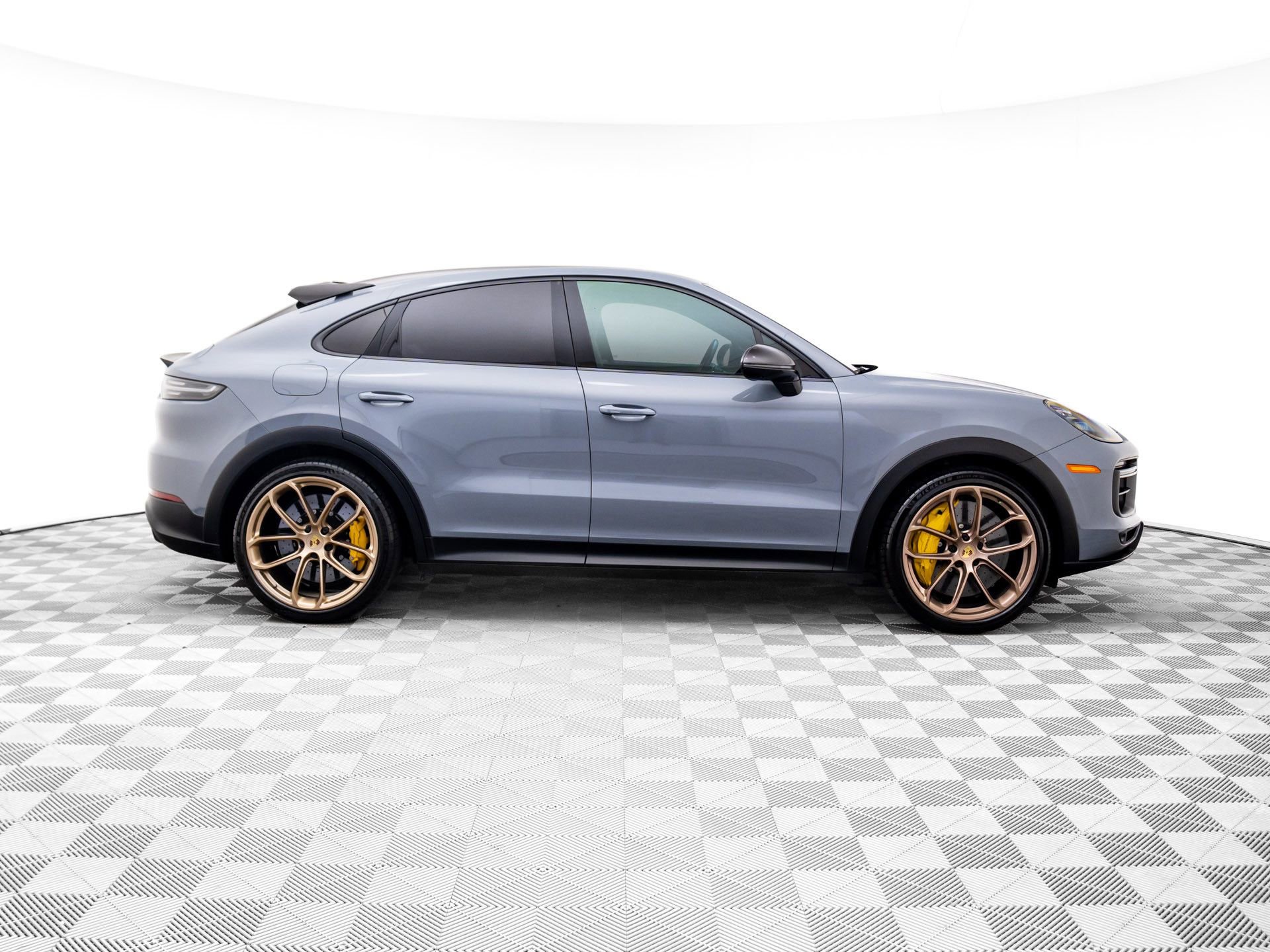Certified 2022 Porsche Cayenne Turbo GT image 7