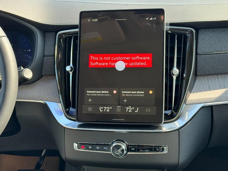 New 2026 Volvo XC90 T8 Ultra w/ Protection Package Premier image 8