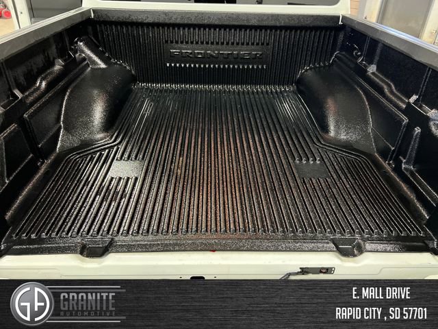 Used 2024 Nissan Frontier SV image 23