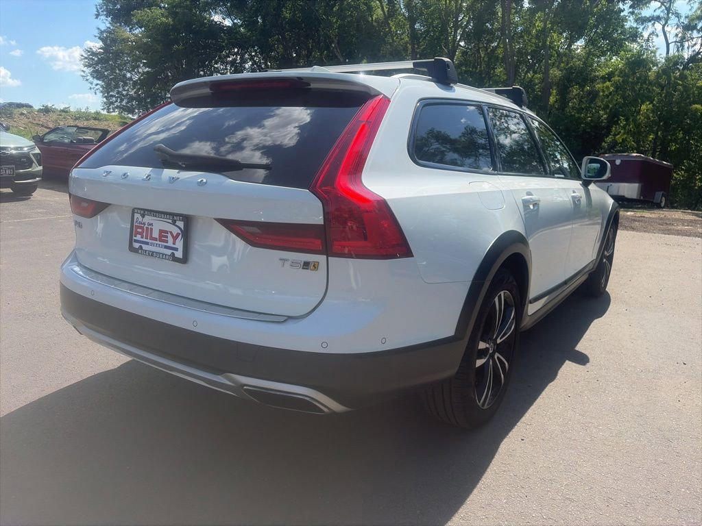 Used 2018 Volvo V90 T5 Cross Country w/ Convenience Package AWD/4WD image 5