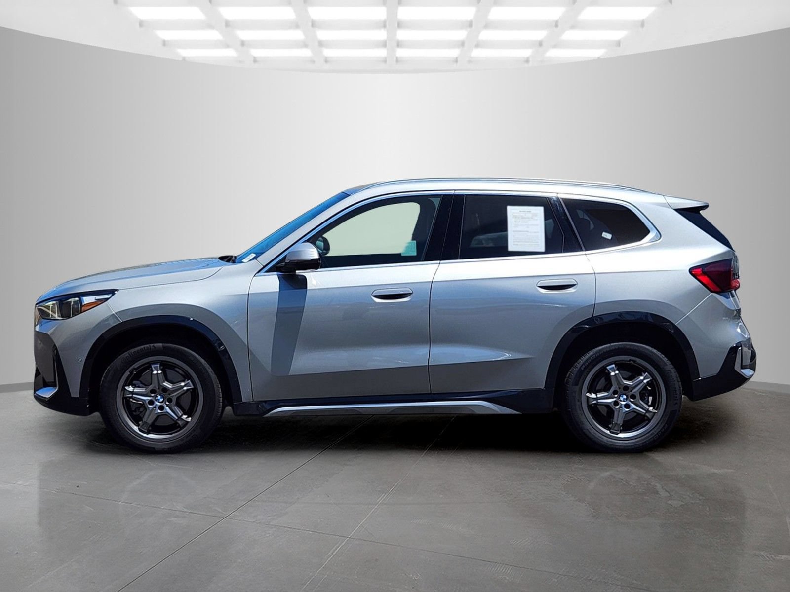 Used 2024 BMW X1 xDrive28i w/ Convenience Package AWD/4WD image 4
