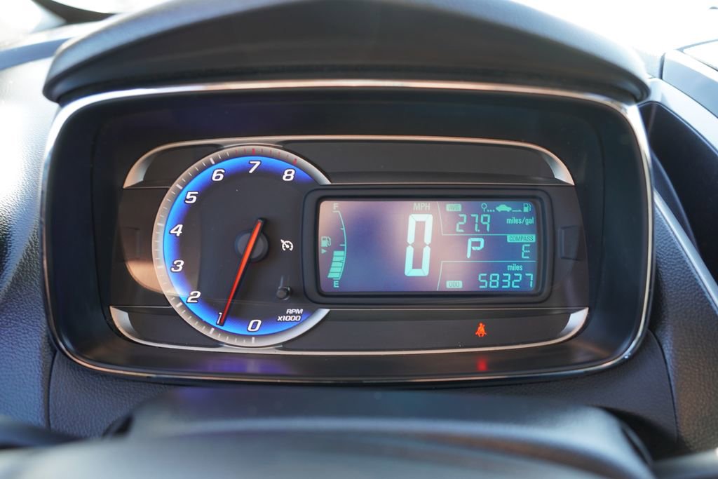Used 2016 Chevrolet Trax LT w/ LT Sun and Sound Package FWD image 28