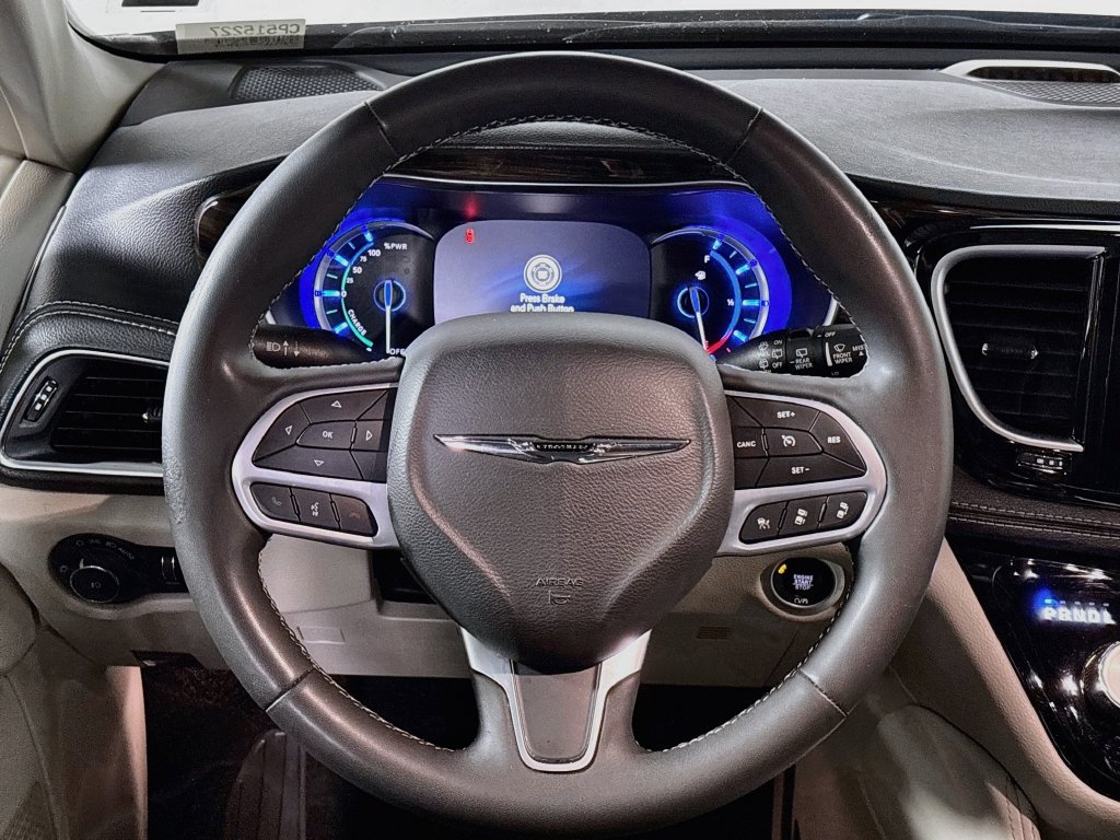 Used 2023 Chrysler Pacifica Limited FWD image 13
