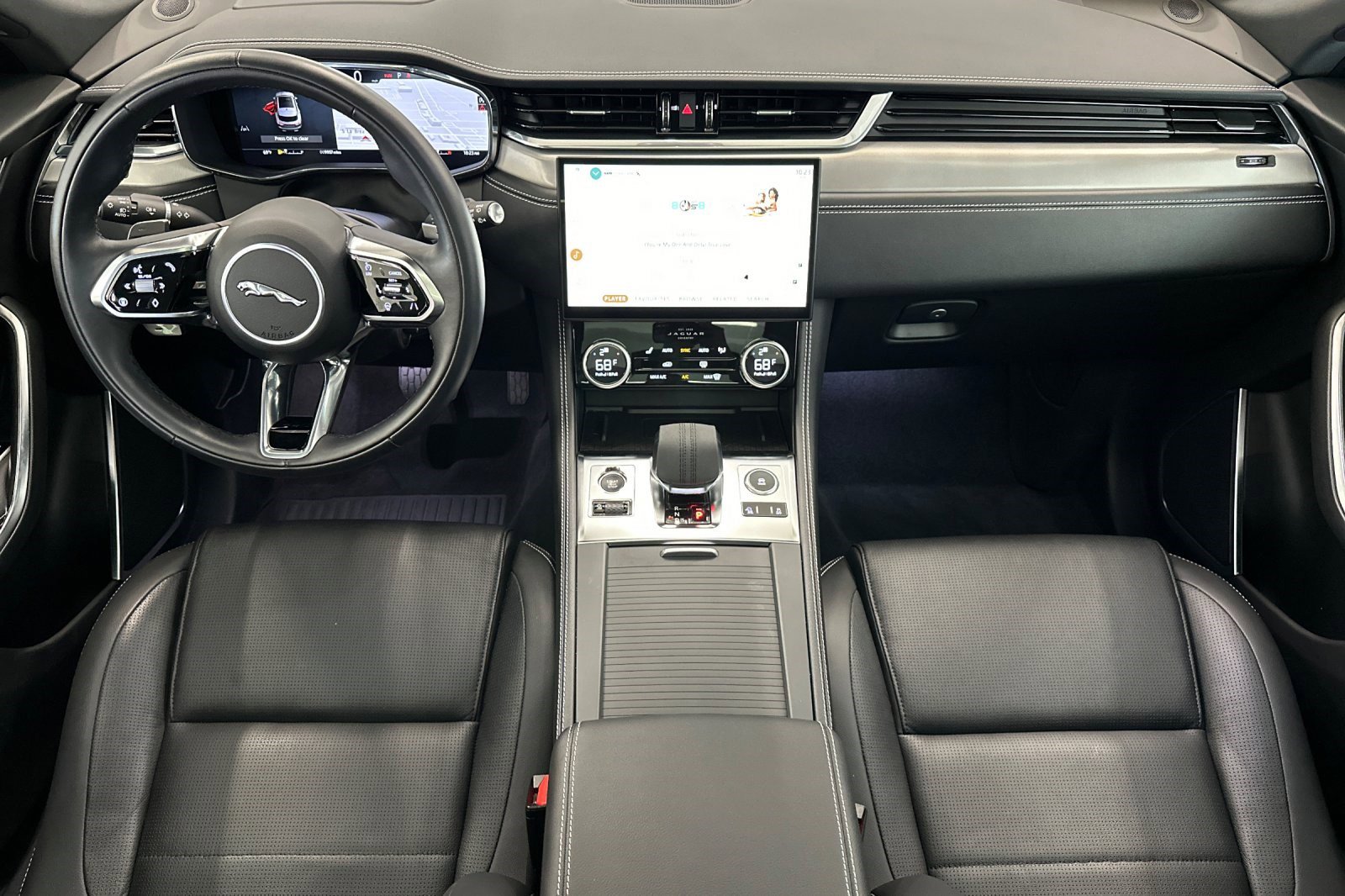 Used 2025 Jaguar F-PACE R-Dynamic S image 27